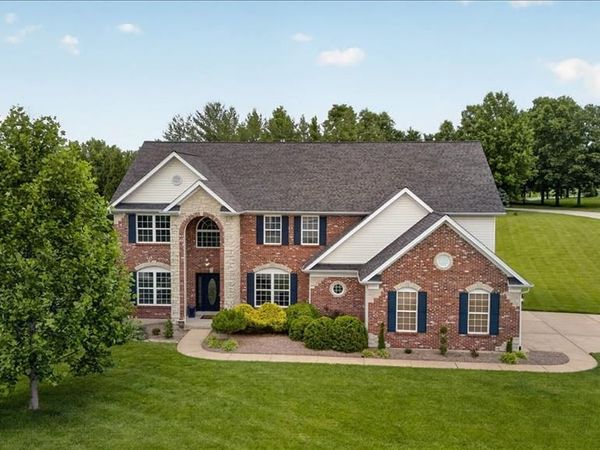 371 Galahad Court, Weldon Spring, MO 63304