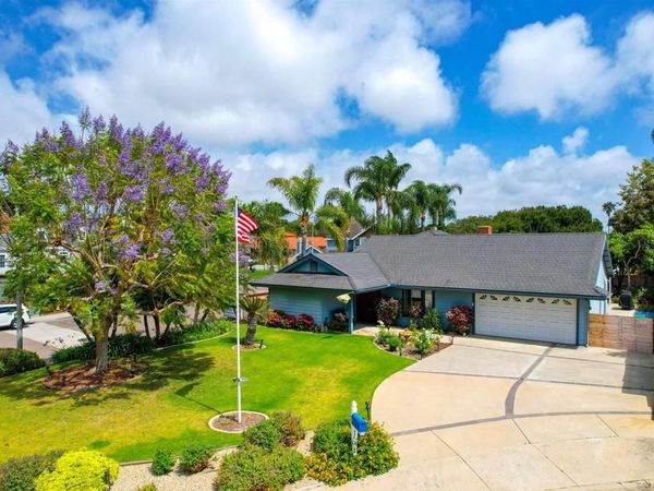 1561 Sandalwood Ln, Carlsbad, CA 92008