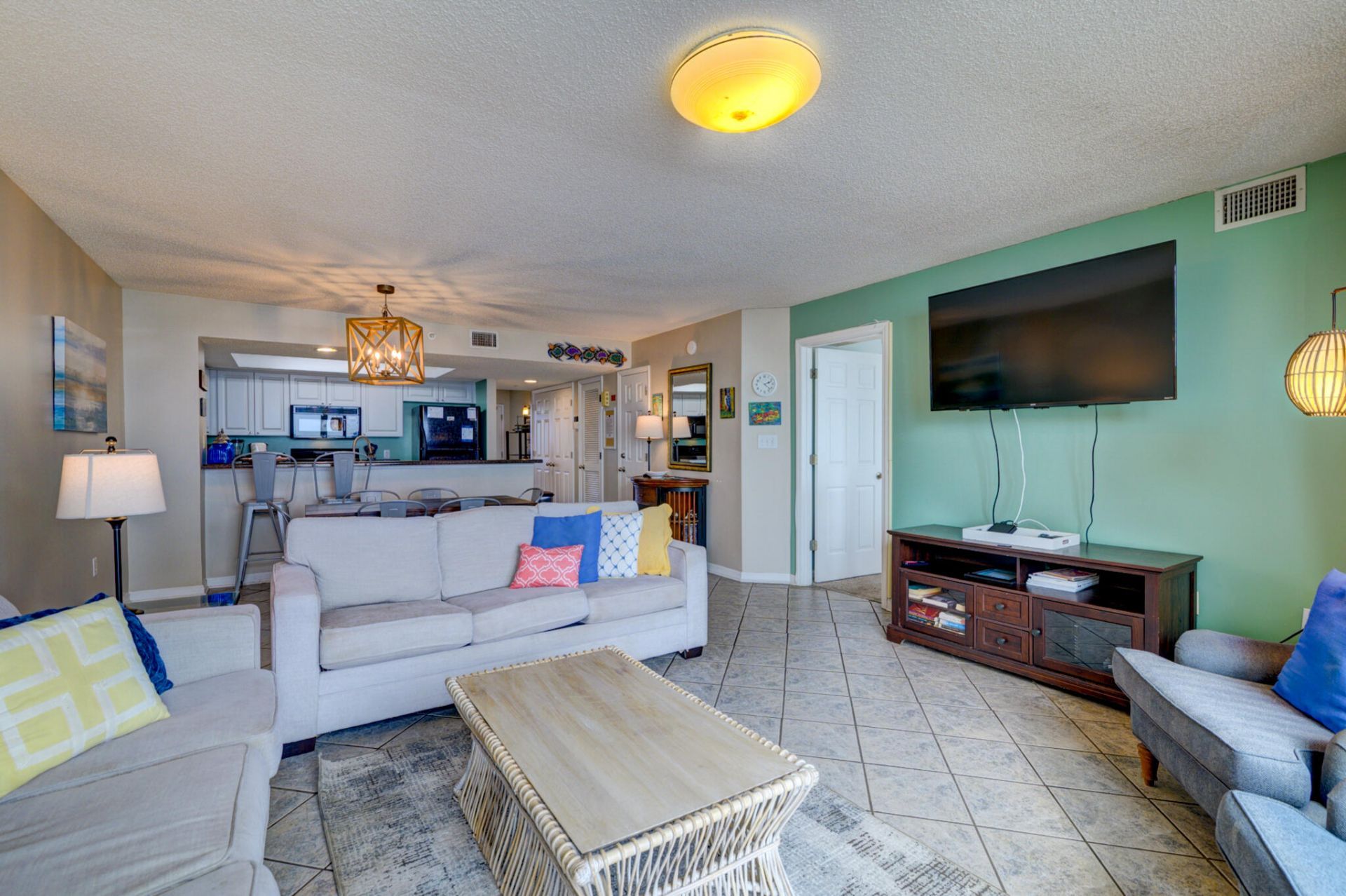 201 W Arctic Avenue Photo 18