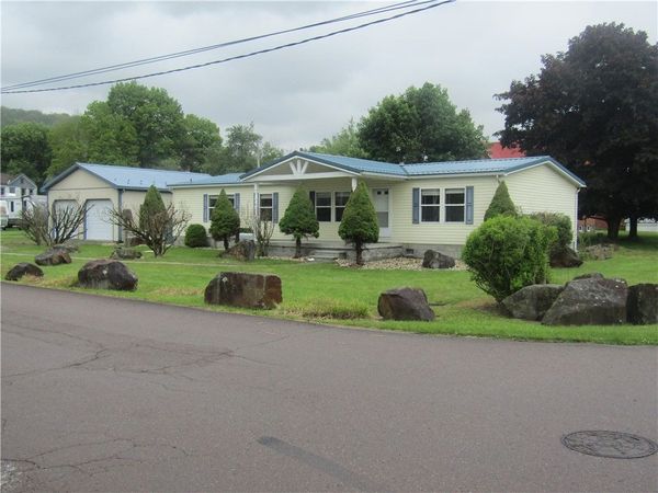 521 Williams, Confluence, PA 15424