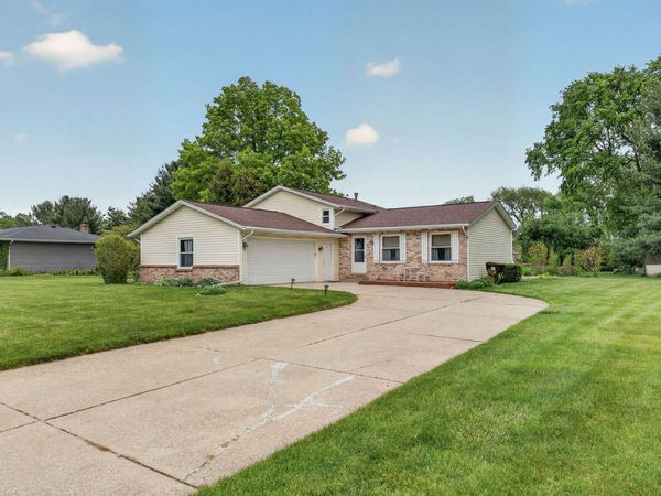 340 Independence Drive , Valparaiso, IN 46383