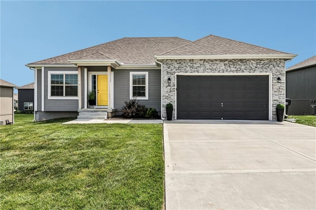 1205 NW Hilltop Lane, Grain Valley, MO 64029 Main Photo