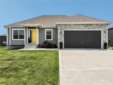 1205 NW Hilltop Lane, Grain Valley, MO 64029