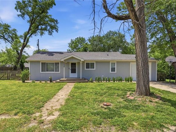 8230 Cherokee Street, De Soto, KS 66018