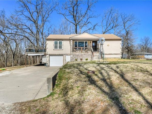 1500 High Street, Leavenworth, KS 66048