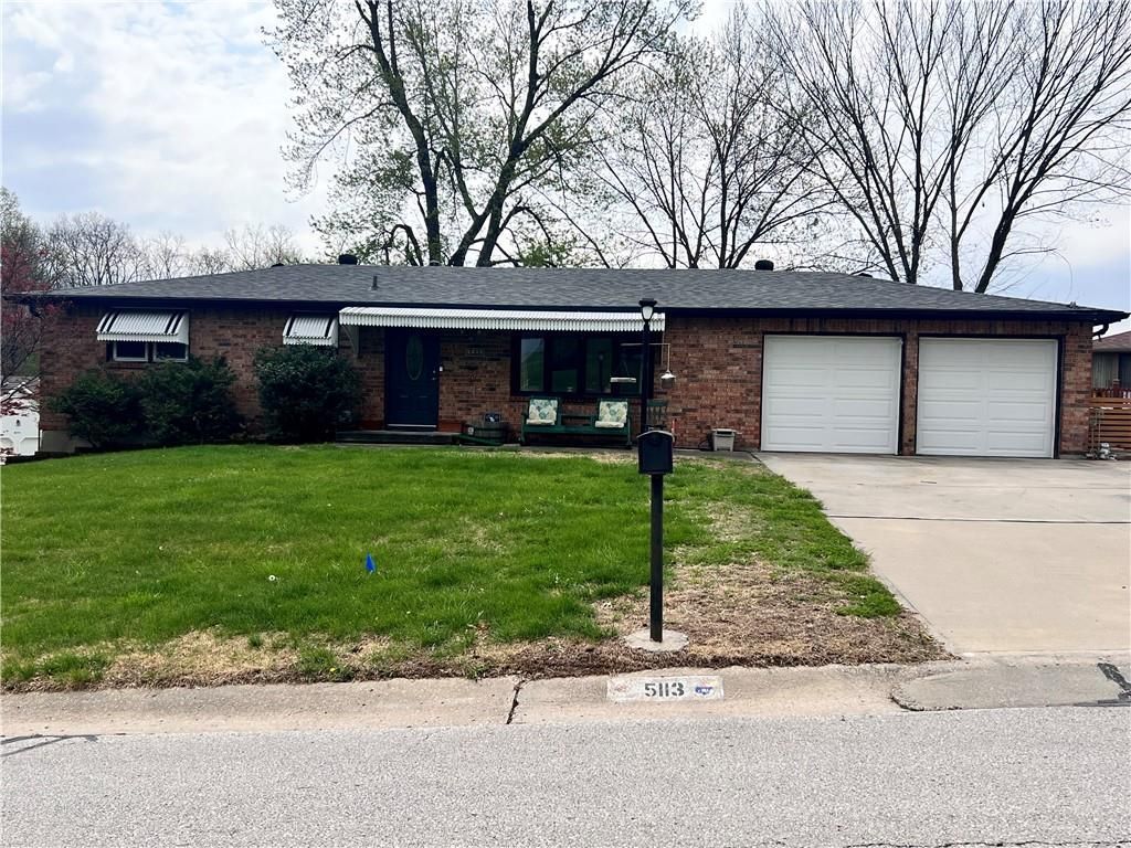 5113 Ridgewood Drive, Kansas City, MO 64151 Main Photo