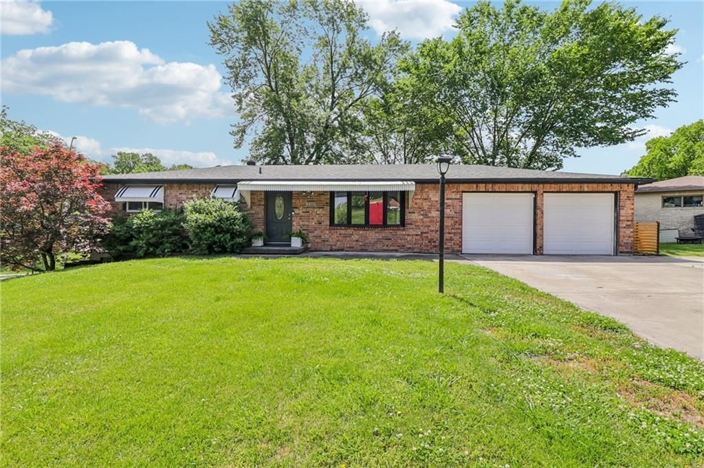 5113 Ridgewood Drive, Kansas City, MO 64151 Main Photo