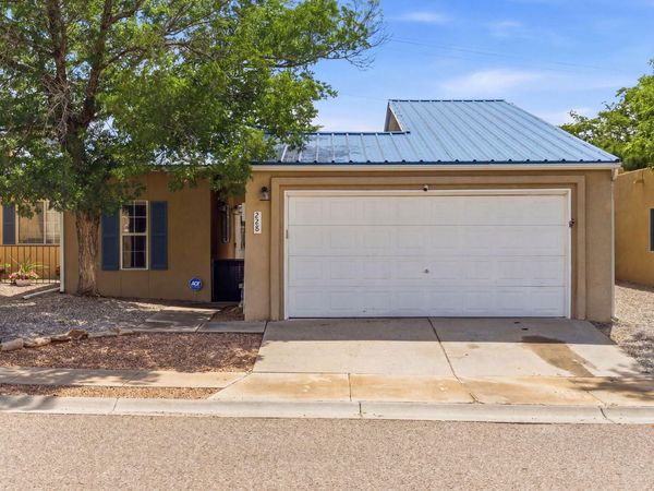 228 Hendren Lane NE, Albuquerque, NM 87123