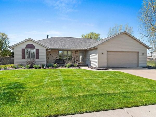 674 SWAN ROAD, De Pere, WI 54115