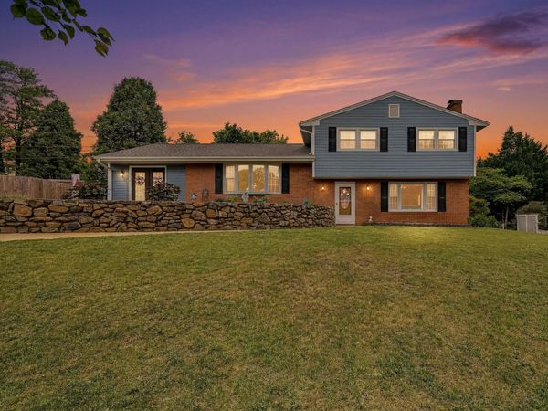 5417 Lakeland DR , Roanoke, VA 24018