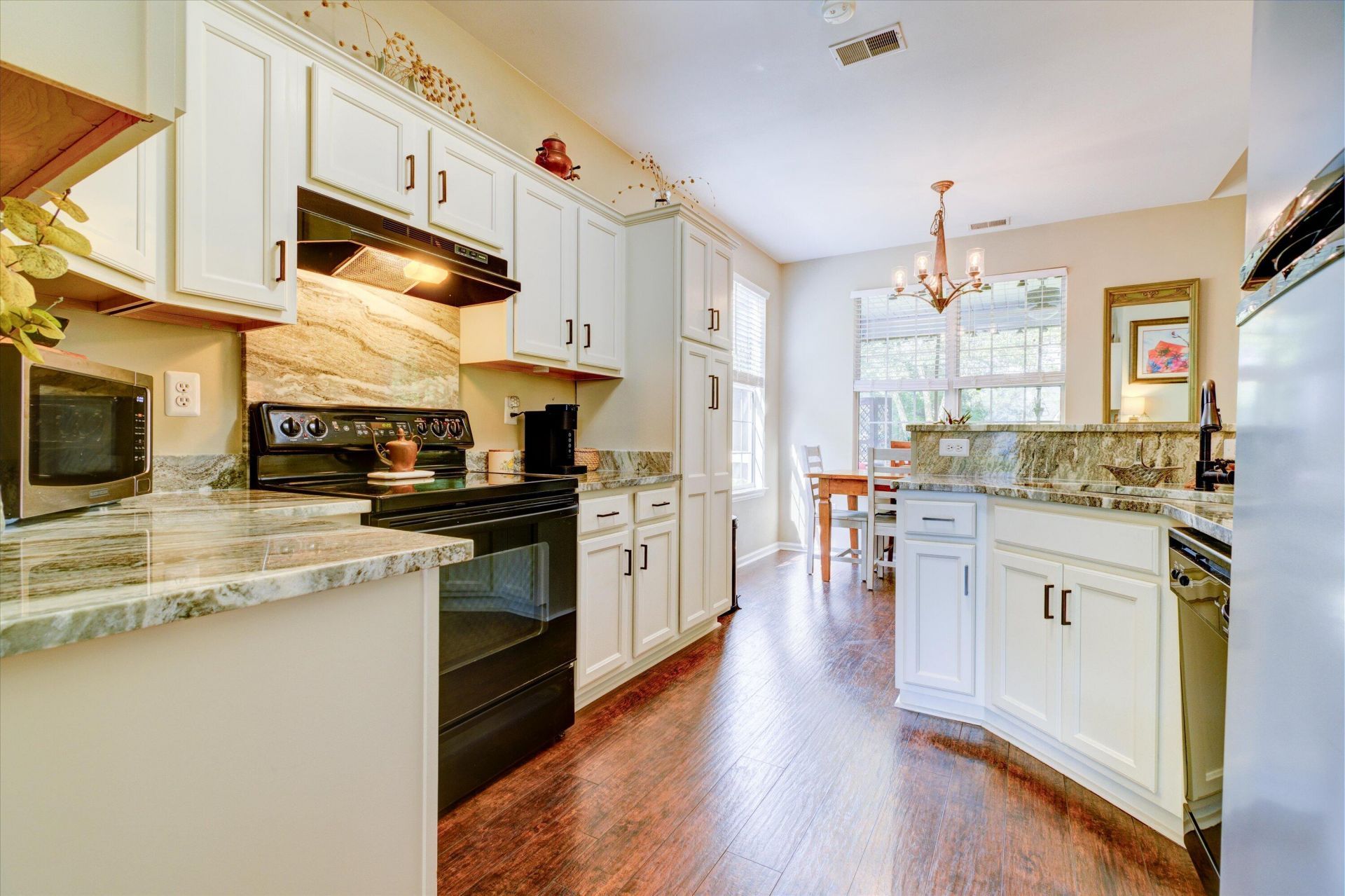 1324 Heidiho Way Photo 5