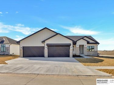 21348 Laurel Circle , Elkhorn, NE 68022
