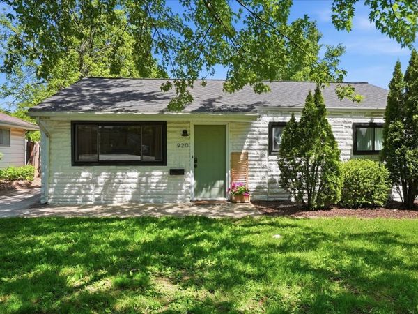 920 N Fell Avenue , Normal, IL 61761