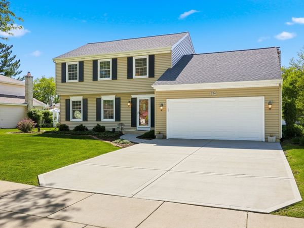 254 Woodville Lane , Schaumburg, IL 60193