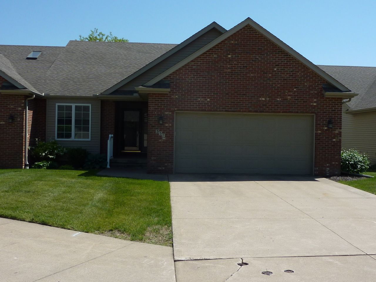 357 Country Club Court , Eldridge, IA 52748 Main Photo