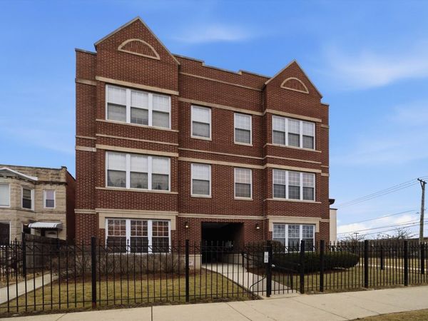 25 N Menard Avenue , Unit 2S, Chicago, IL 60644