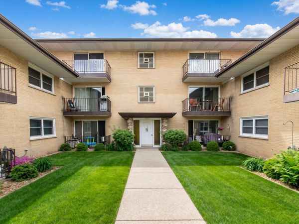6126 S Kensington Avenue , Unit C, Countryside, IL 60525