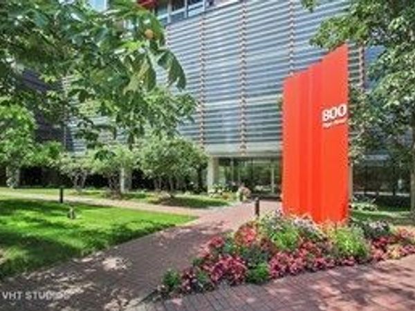 800 Elgin Road , Unit PH19, Evanston, IL 60201