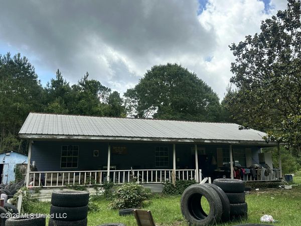 21 Center Drive, Lumberton, MS 39455
