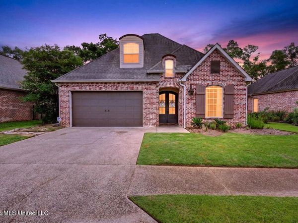 3812 Acadian Village Drive, Ocean Springs, MS 39564