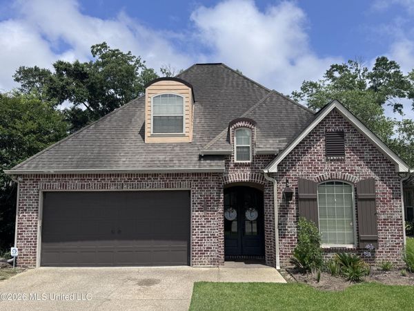 3812 Acadian Village Drive, Ocean Springs, MS 39564