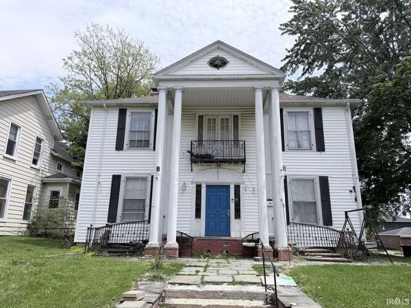 402 N High Street, Hartford City, IN 47348