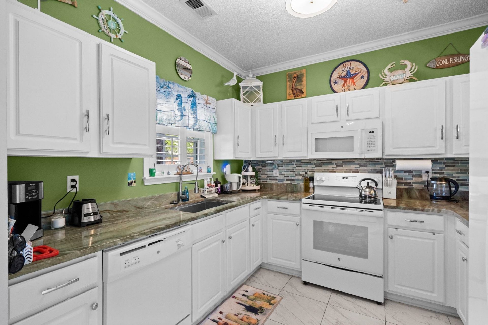 6203 Catalina Dr. Photo 6