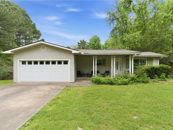2219 W Ora Drive , Fayetteville, AR 72701