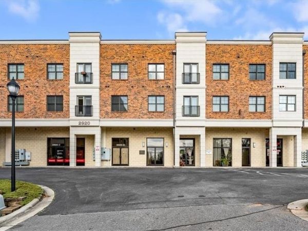 2920 Martinsville Road , Unit 301, Greensboro, NC 27408