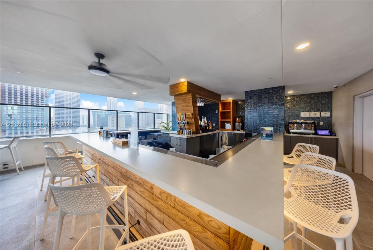 227 NE 2nd St , Unit 1909, Miami, FL 33132 Photo