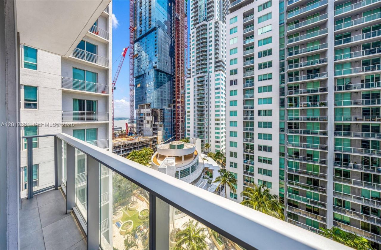 227 NE 2nd St , Unit 1909, Miami, FL 33132 Photo
