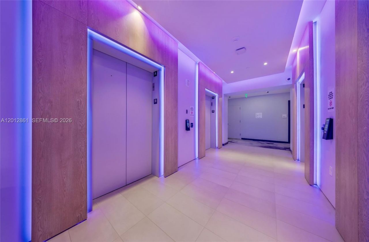 227 NE 2nd St , Unit 1909, Miami, FL 33132 Photo