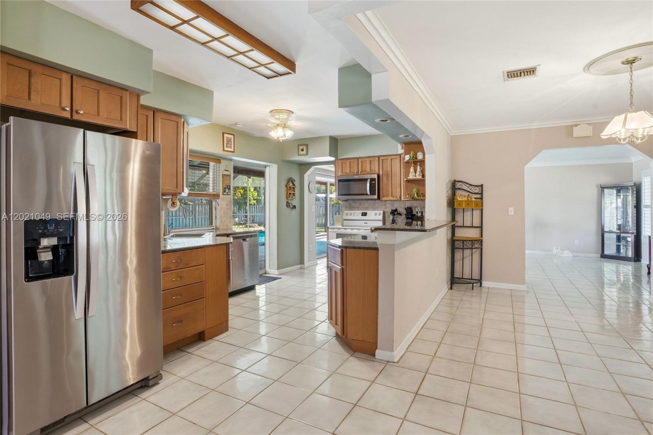 8495 SW 160th St, Palmetto Bay, FL 33157 Photo