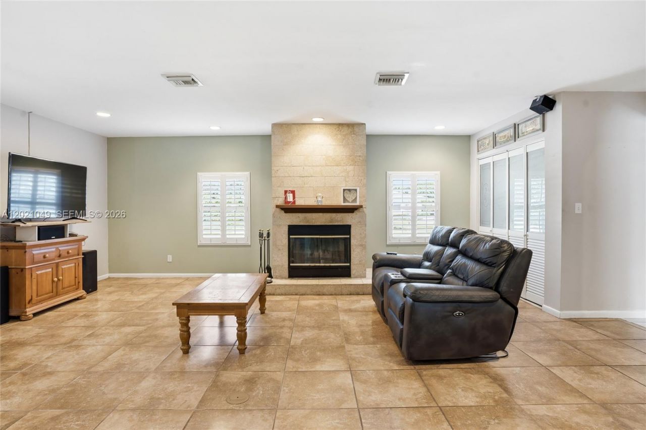 8495 SW 160th St, Palmetto Bay, FL 33157 Photo