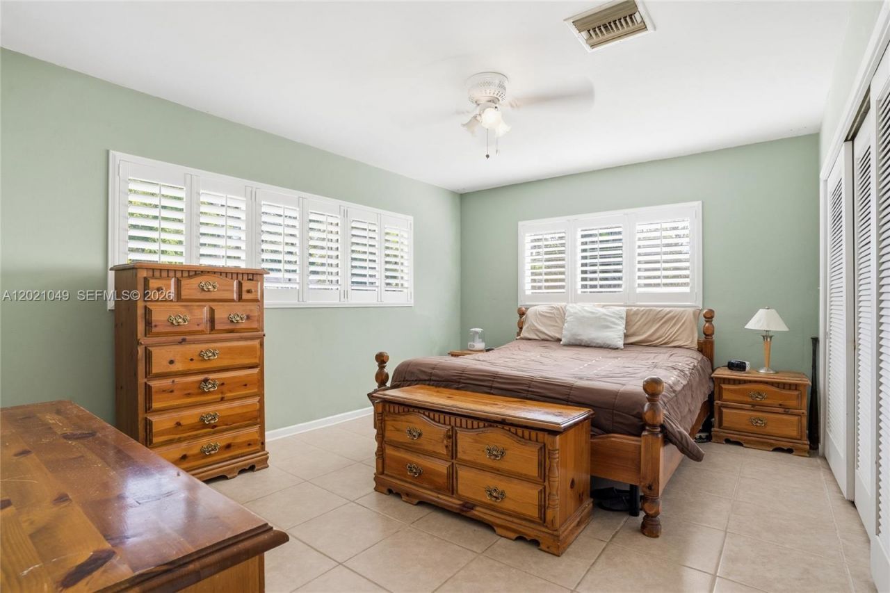 8495 SW 160th St, Palmetto Bay, FL 33157 Photo