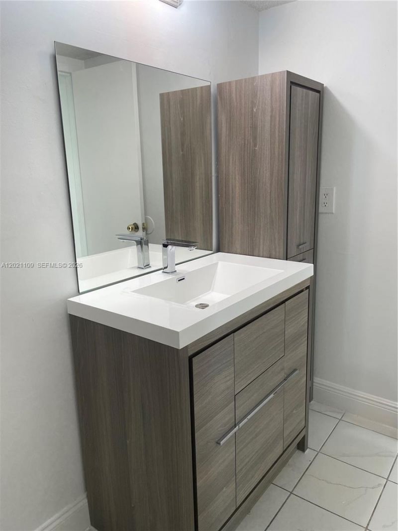 4920 NW 79th Ave, Unit 212, Doral, FL 33166 Photo