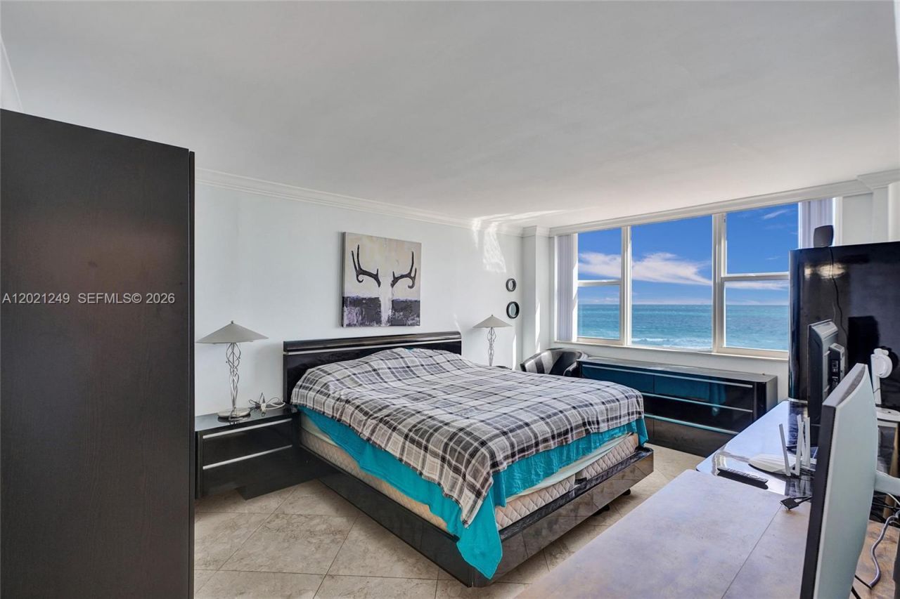 3180 S Ocean Dr, Unit 415, Hallandale Beach, FL 33009 Photo