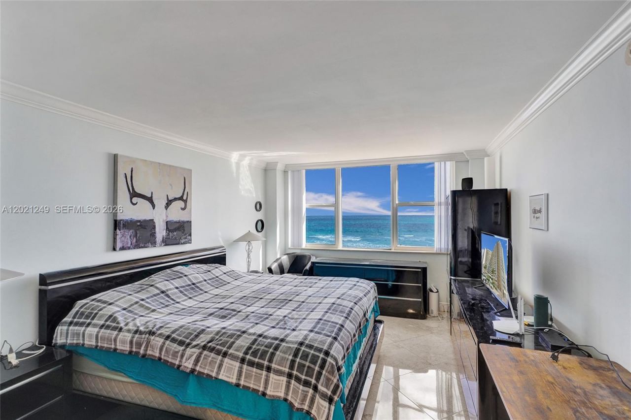 3180 S Ocean Dr, Unit 415, Hallandale Beach, FL 33009 Photo