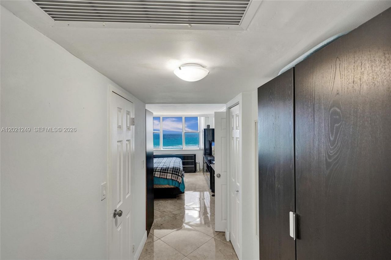3180 S Ocean Dr, Unit 415, Hallandale Beach, FL 33009 Photo