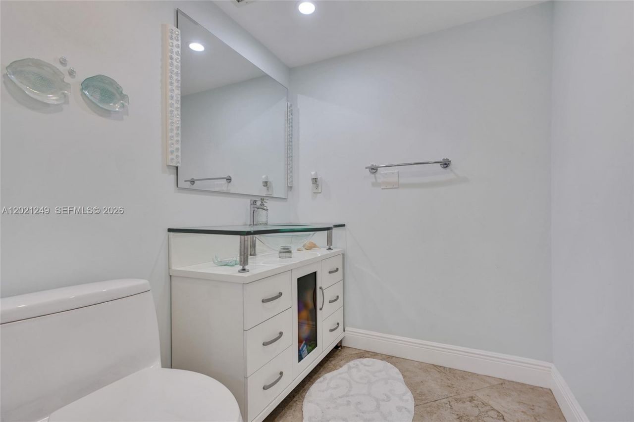 3180 S Ocean Dr, Unit 415, Hallandale Beach, FL 33009 Photo