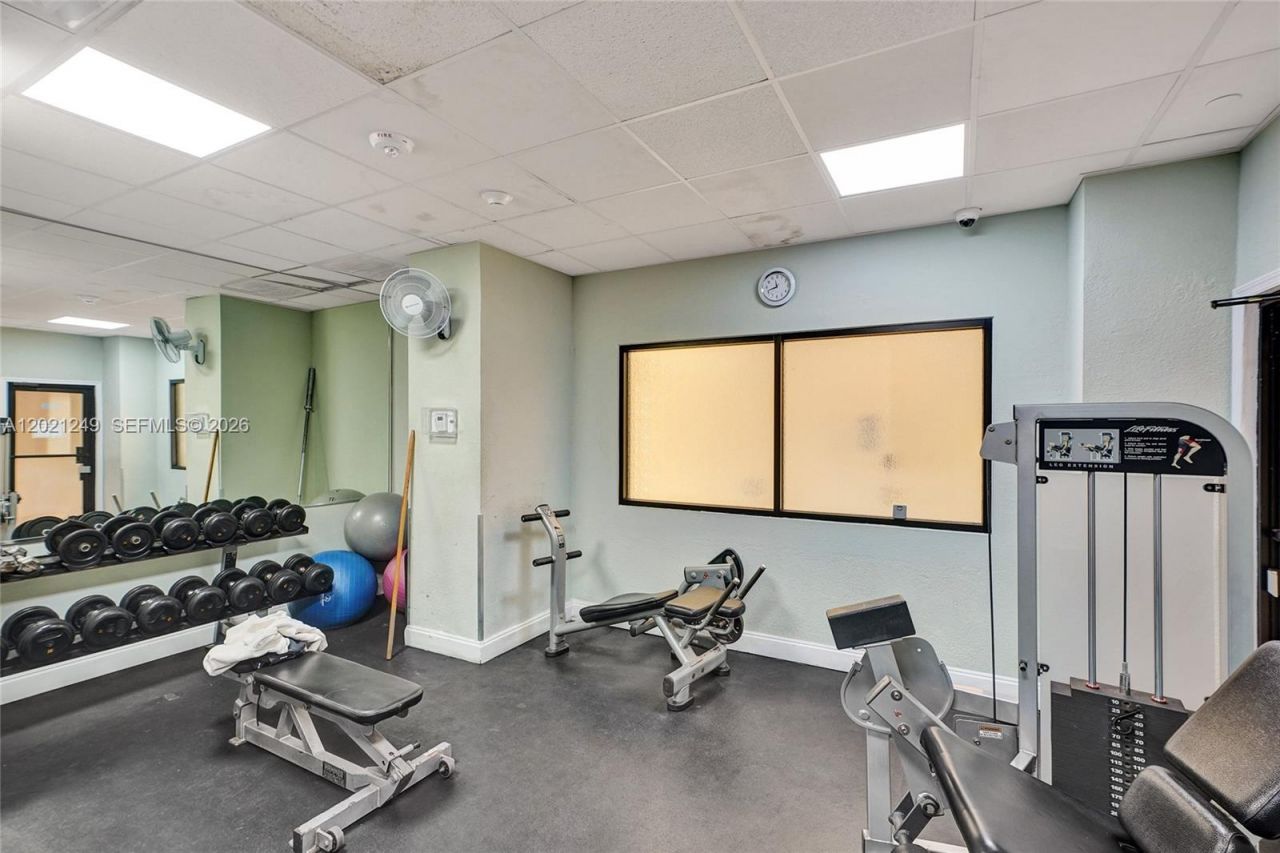 3180 S Ocean Dr, Unit 415, Hallandale Beach, FL 33009 Photo