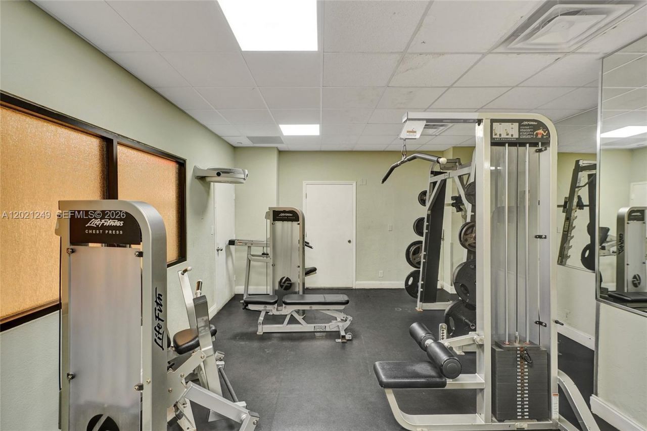 3180 S Ocean Dr, Unit 415, Hallandale Beach, FL 33009 Photo