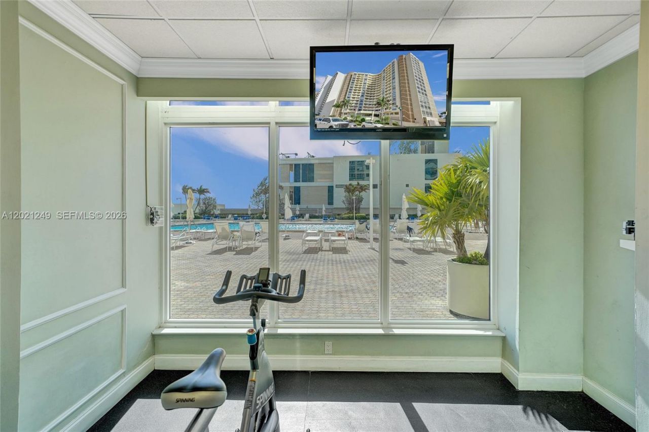 3180 S Ocean Dr, Unit 415, Hallandale Beach, FL 33009 Photo
