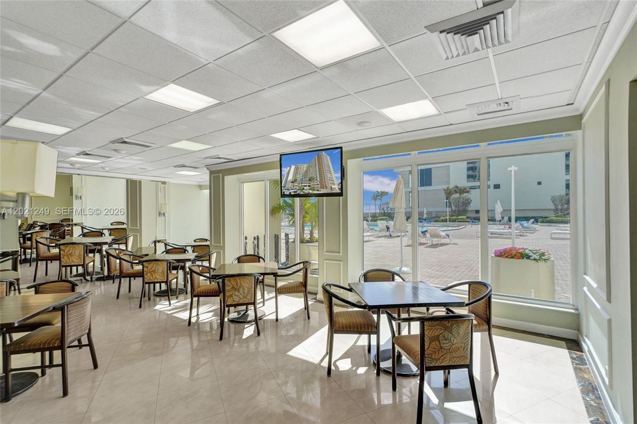 3180 S Ocean Dr, Unit 415, Hallandale Beach, FL 33009 Photo