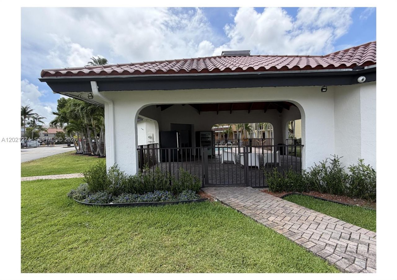 8265 NW 6th Ter, Unit 251, Miami, FL 33126 Photo