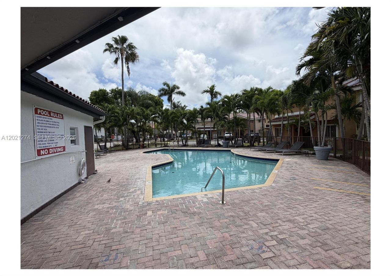8265 NW 6th Ter, Unit 251, Miami, FL 33126 Photo