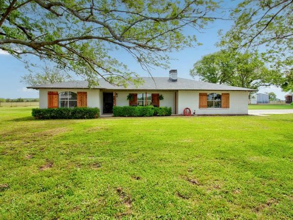 3781 Fm 151, Whitewright, TX 75491