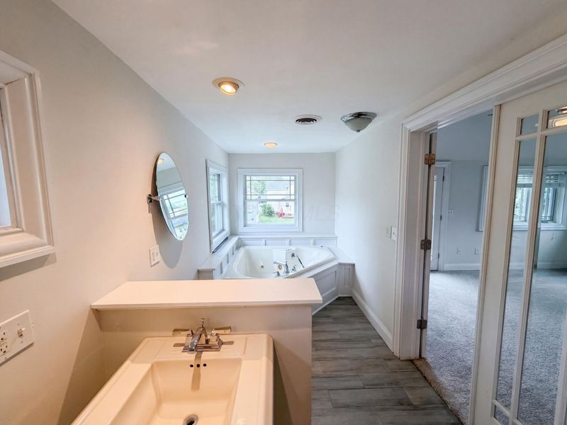 116 E 1st Street, London, OH 43140 Photo 6