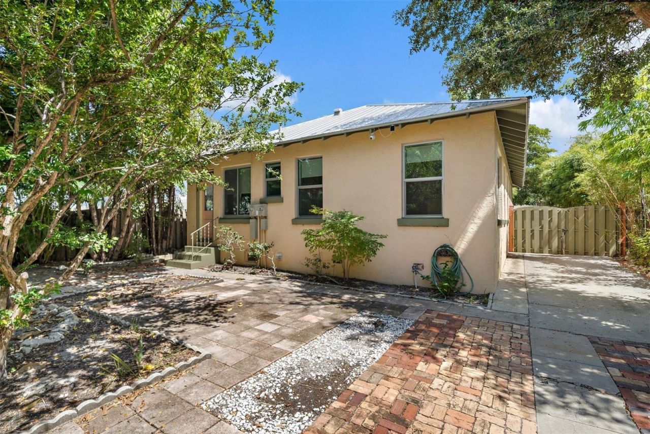 320 Ohio Place , Sarasota, FL 34236 Photo