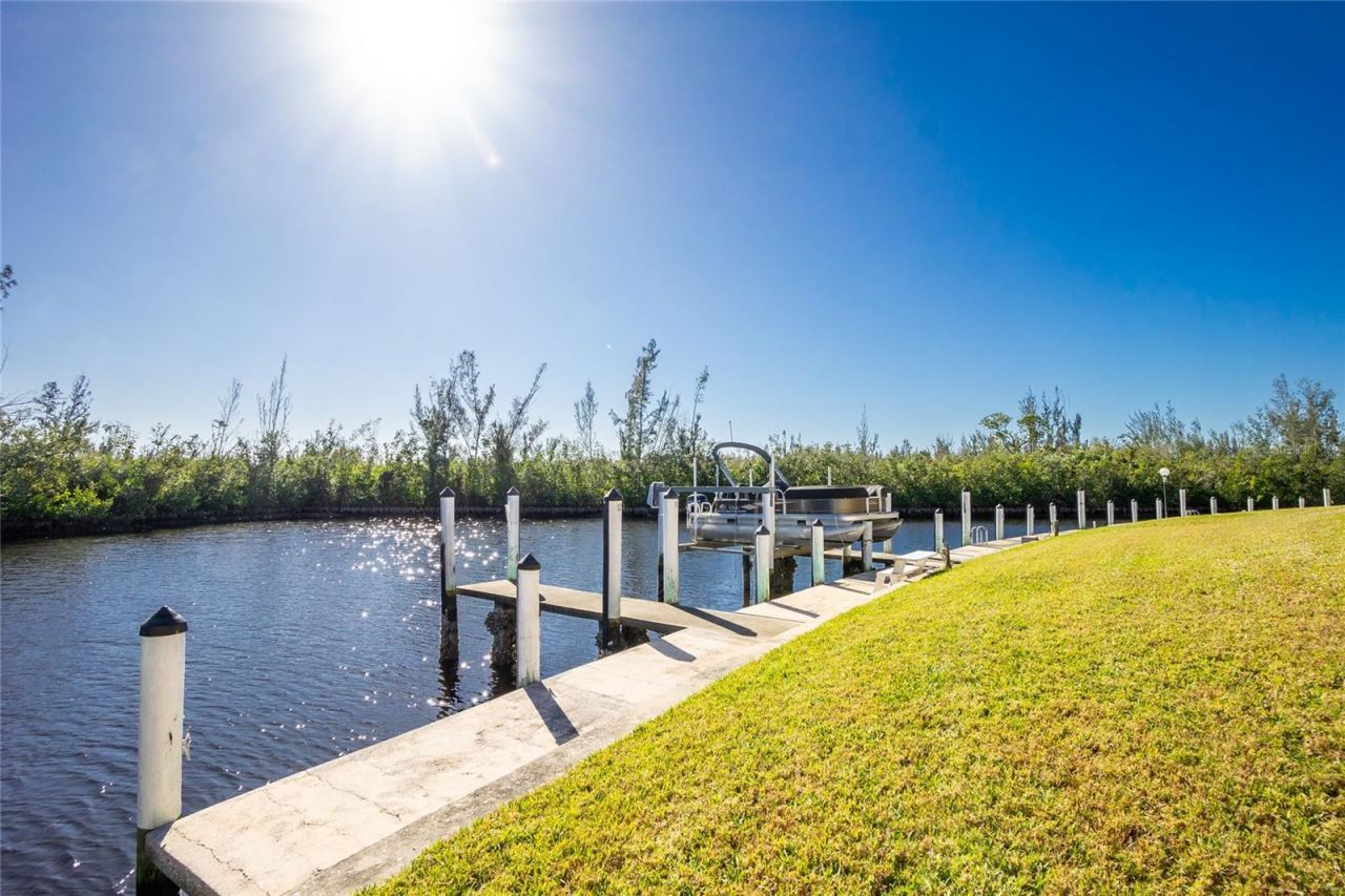 1358 Rock Dove Court, Unit 7, Punta Gorda, FL 33950 Photo